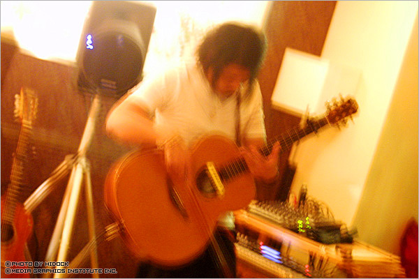 家根嘉・ライブ　神戸・HASU-04