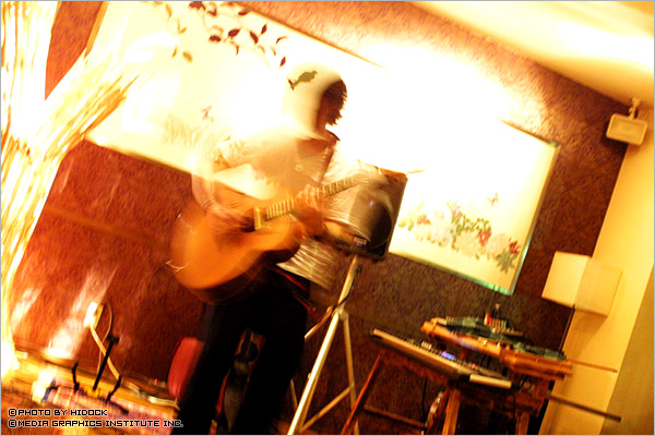 家根嘉・ライブ　神戸・HASU-17